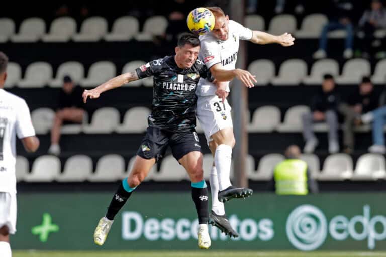 Moreirense vence Farense e segue em sexto lugar