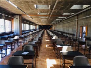 Alojamento é dificuldade cada vez maior para estudantes sem bolsa em Lisboa e Porto