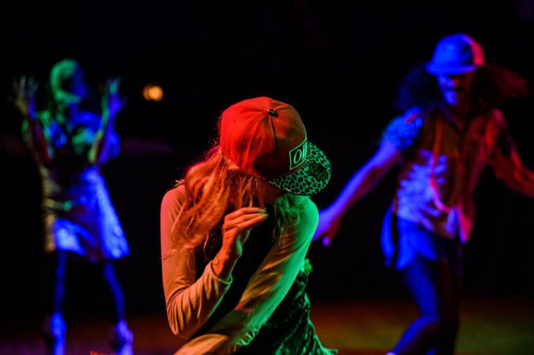 Theatro Circo recebe espetáculo inspirado no Cromeleque de Almendres