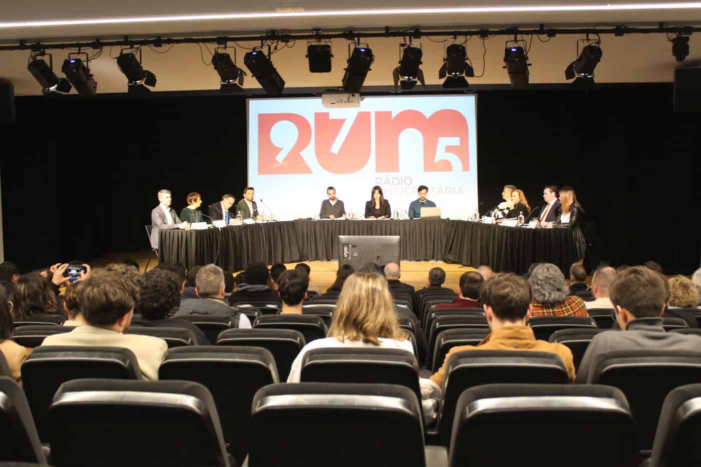 Partidos querem ligar concelhos do distrito mas priorizam meios diferentes