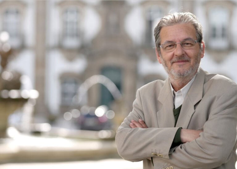 "Votem. Façam esse esforço para bem da democracia"