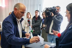 Paulo Raimundo já votou em Alhos Vedros e espera grande participação&nbsp;