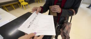 Votaram 25,21% dos eleitores até ao meio-dia, mais do que em 2022