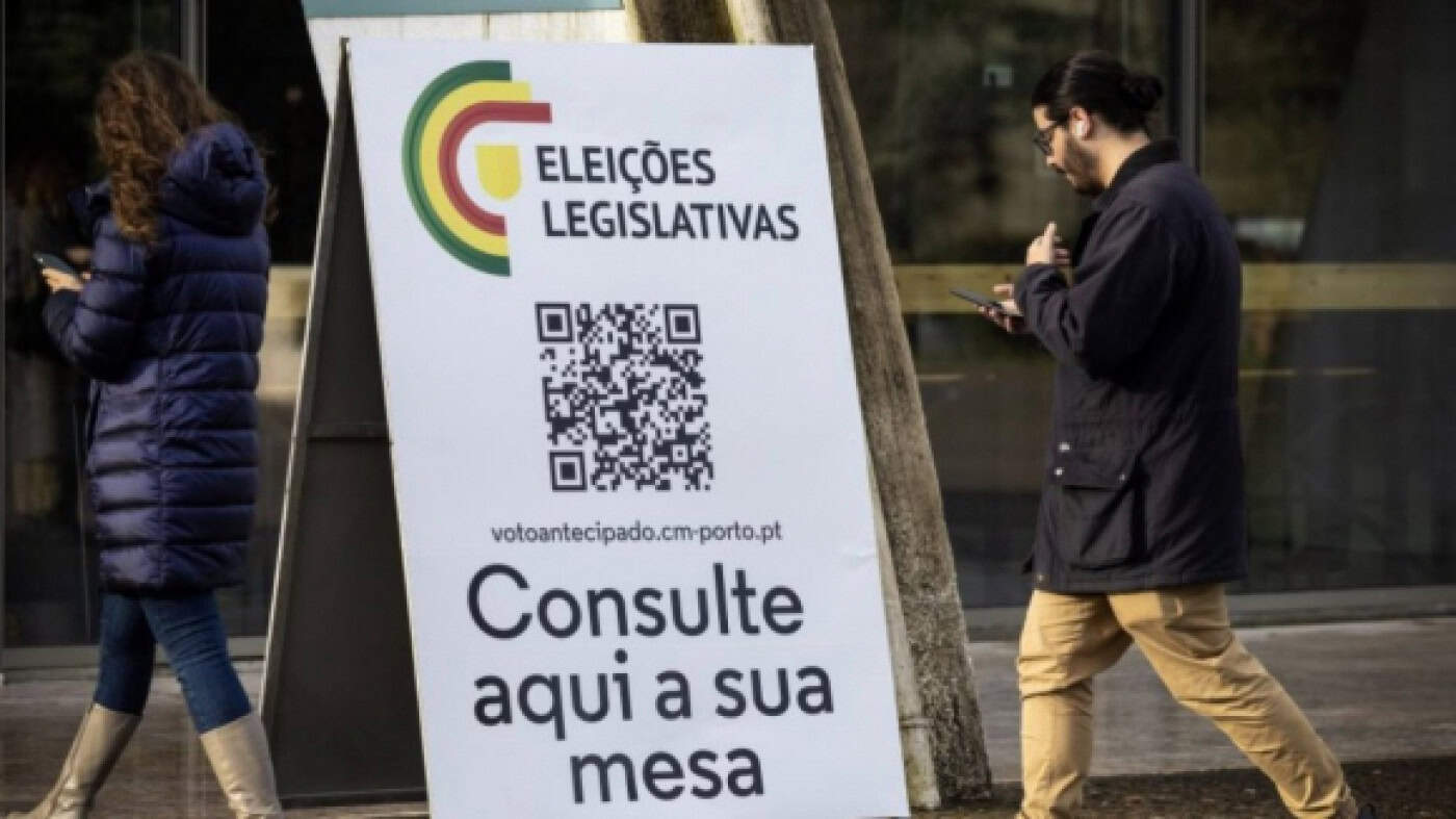 Afluência às urnas às 16:00 era de 51,96%&nbsp;