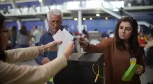 Último dia da contagem de votos dos emigrantes. Marcelo recebe Montenegro em Belém&nbsp;