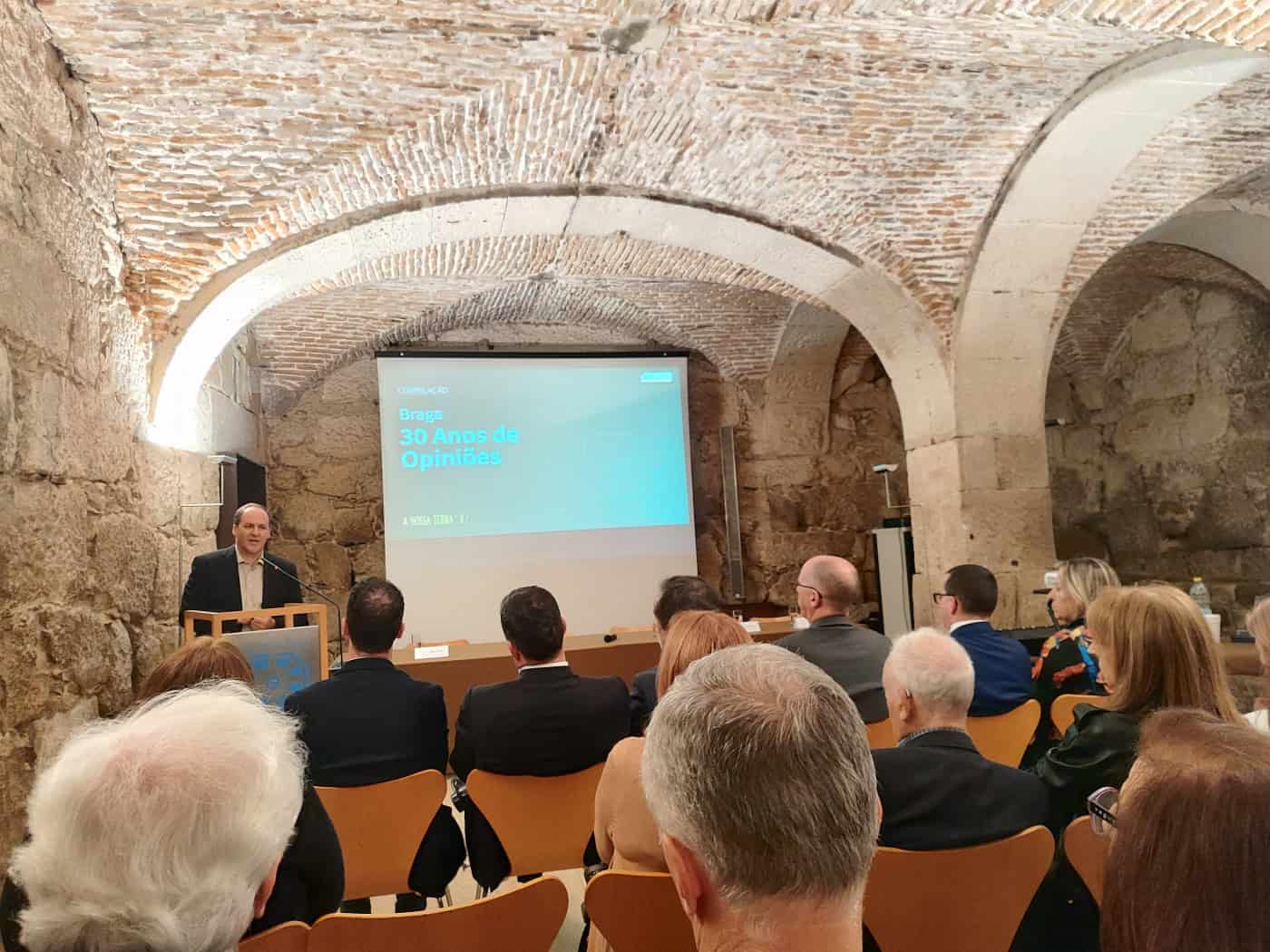 Direnor lança relatório de 30 anos de questionários aos bracarenses