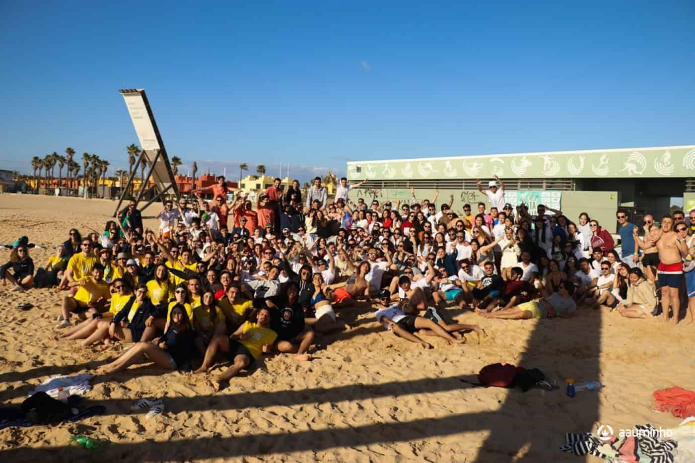 Estudantes minhotos rumam este domingo ao Algarve