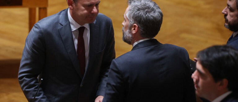 Três votações e AR continua sem presidente. Nova votação 4ªfeira