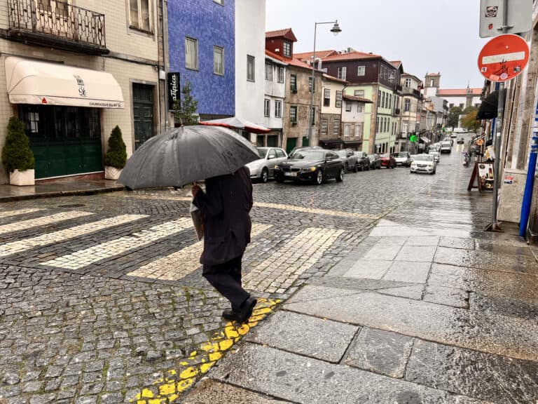 Braga sob aviso laranja devido ao vento forte