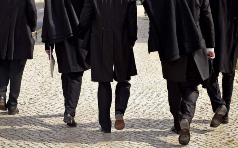 Mais de 100 mil jovens já pediram devolução das propinas