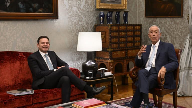 Marcelo dá posse pela terceira vez a um executivo, o primeiro liderado pelo PSD