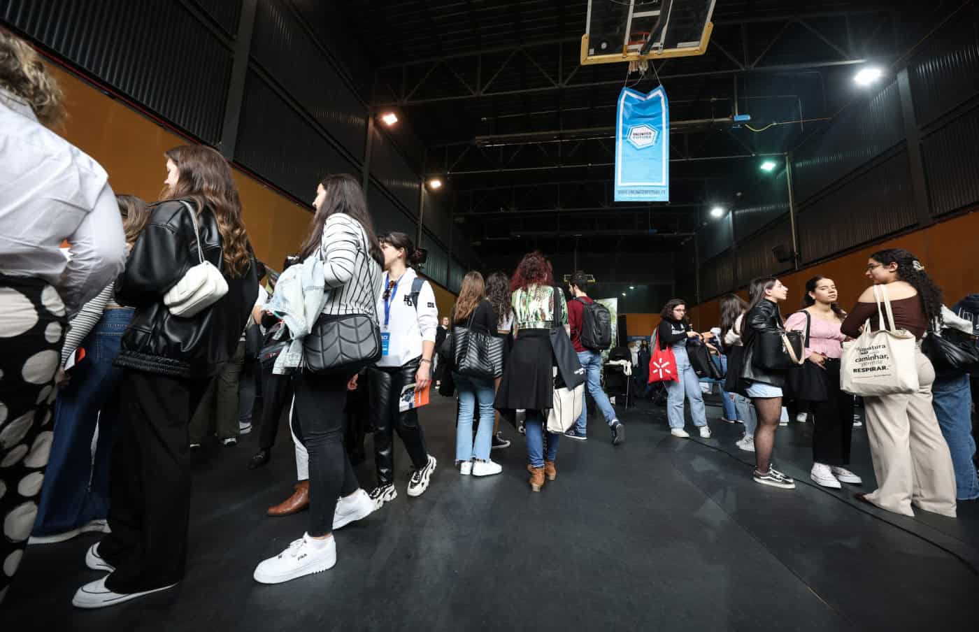 Maioria dos jovens ganha menos de mil euros líquidos