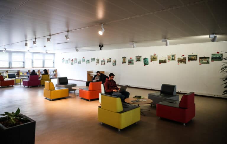 Vagas para acesso ao ensino superior são conhecidas este domingo