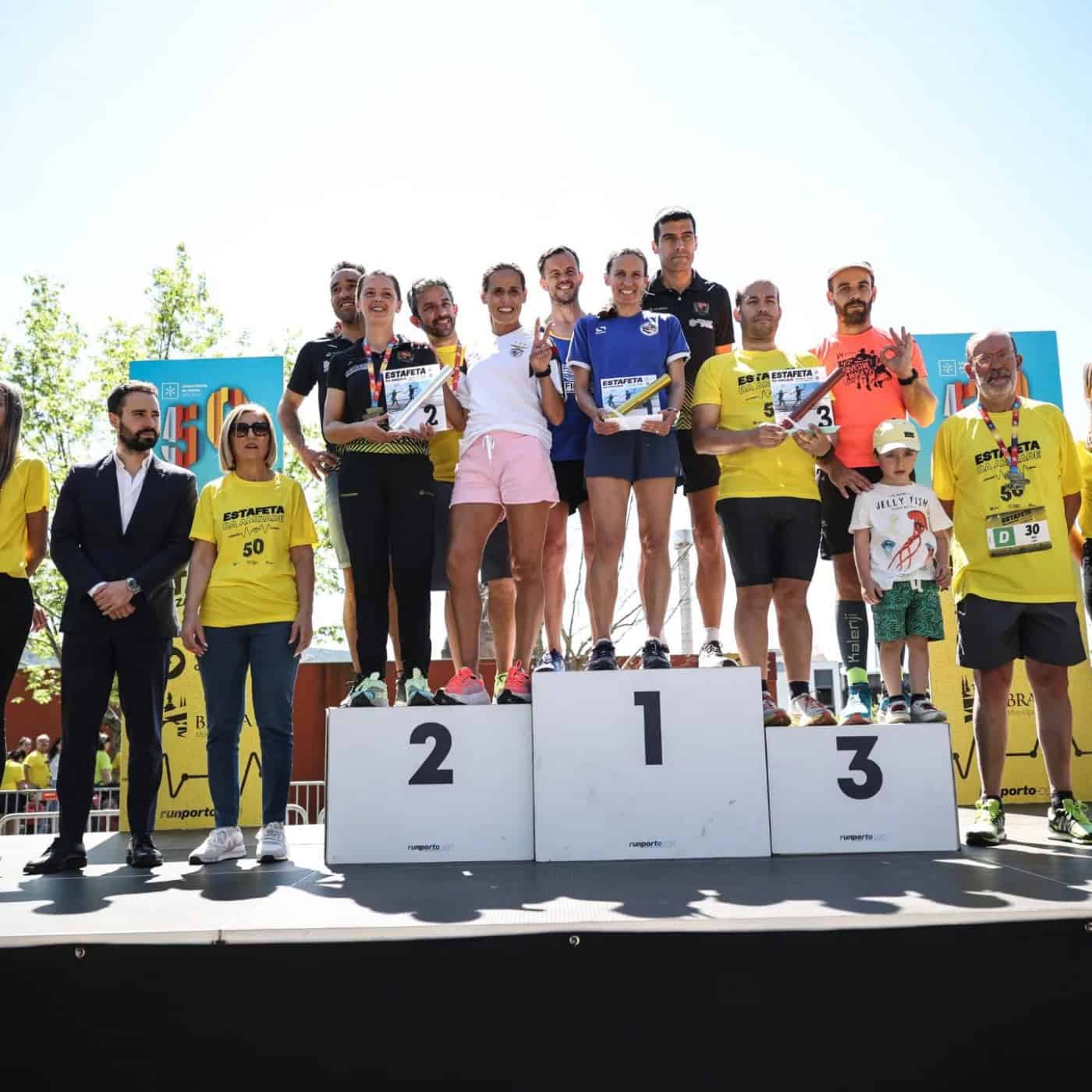 UMinho chamou centenas de pessoas para estafeta da amizade entre Guimarães e Braga