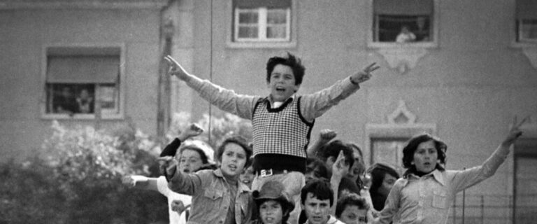 UMinho desafia crianças e jovens a pensar o 25 de abril