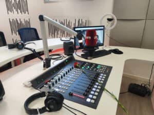 RUM abre primeiro noticiário do dia com 1º comunicado do MFA