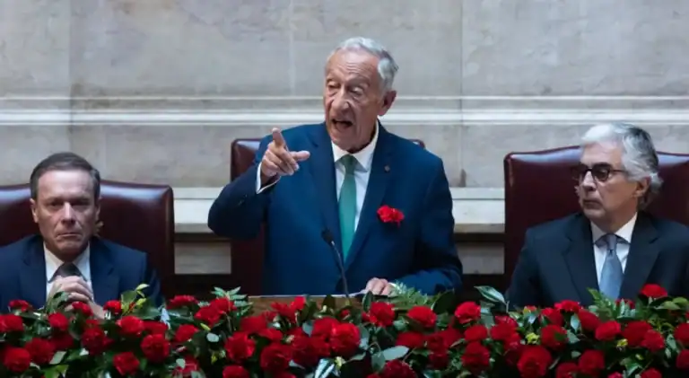 25 Abril: "Tenhamos a humildade e inteligência de preferir sempre a democracia"