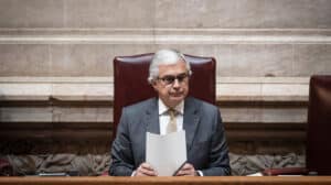 PGR deve ir ao parlamento explicar processos que criam crises politicas&nbsp;