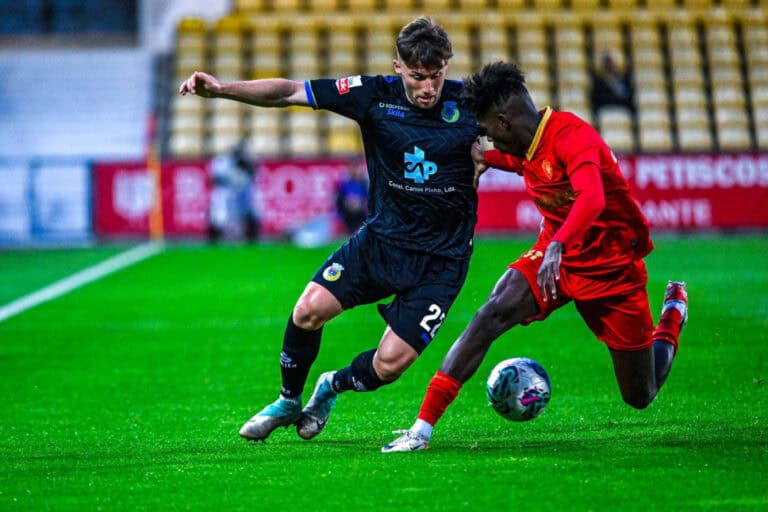 Gil Vicente empata na receção ao Arouca com dois golos nos descontos