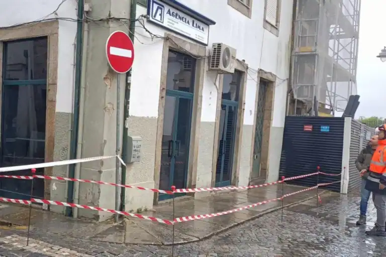 Teto de escritório no centro de Braga derrocou este sábado