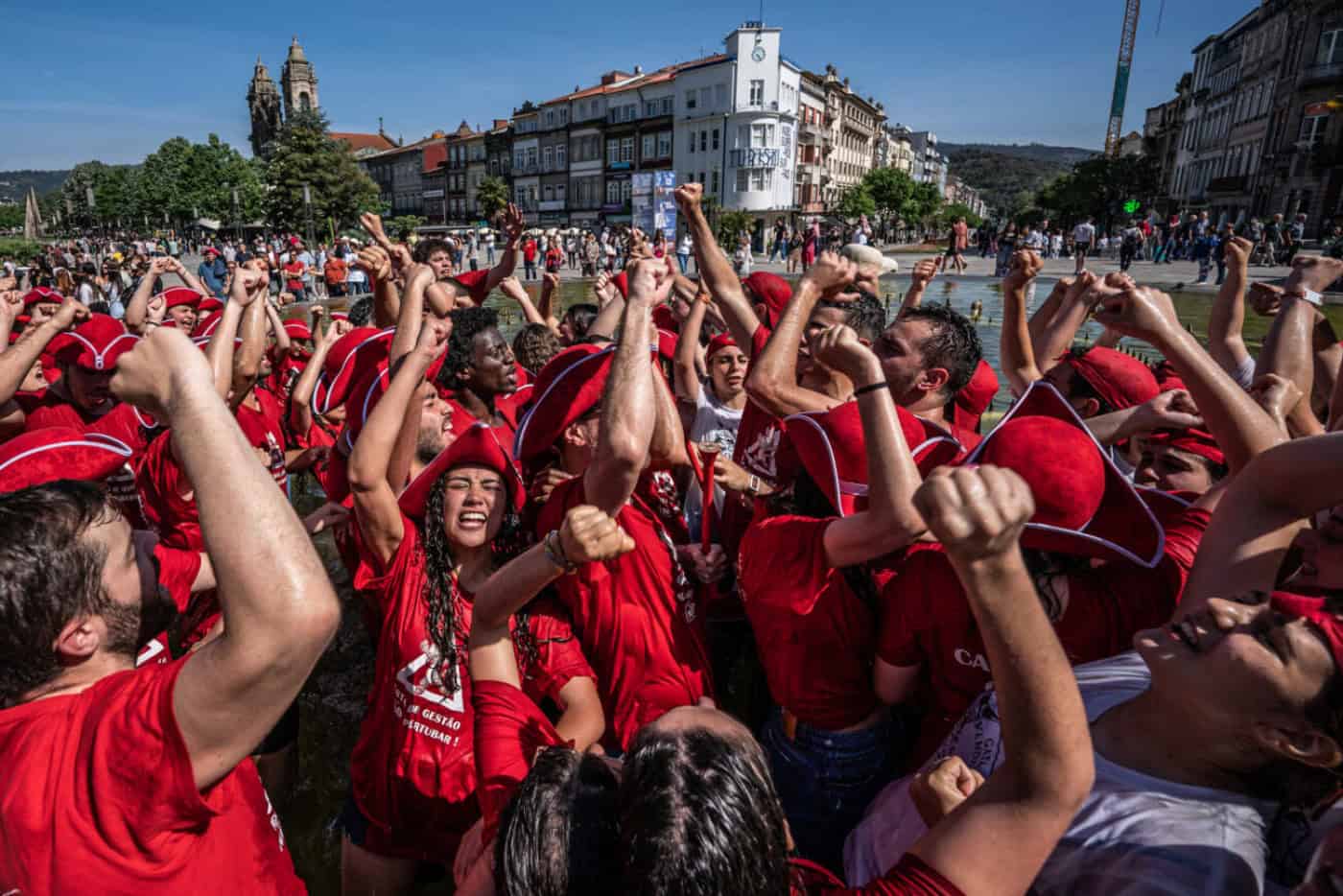 Cortejo académico condiciona o trânsito no centro da cidade na quarta-feira