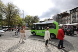 PSD acusa executivo de "inoperância". CMG responde com transporte flexível em setembro