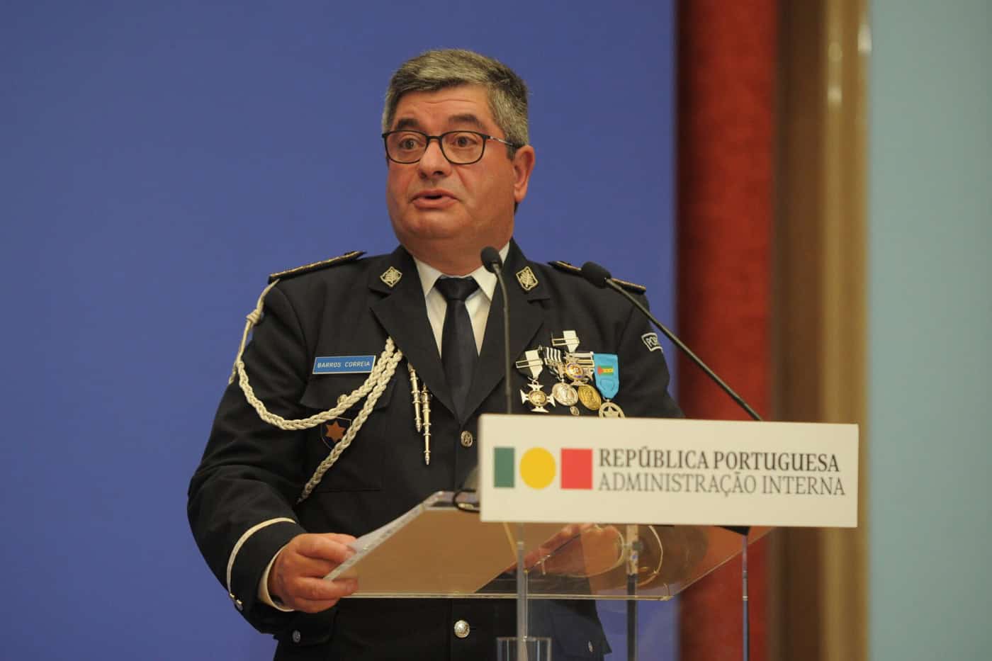 Sindicatos da polícia reagem com preocupação ao afastamento do diretor nacional da PSP