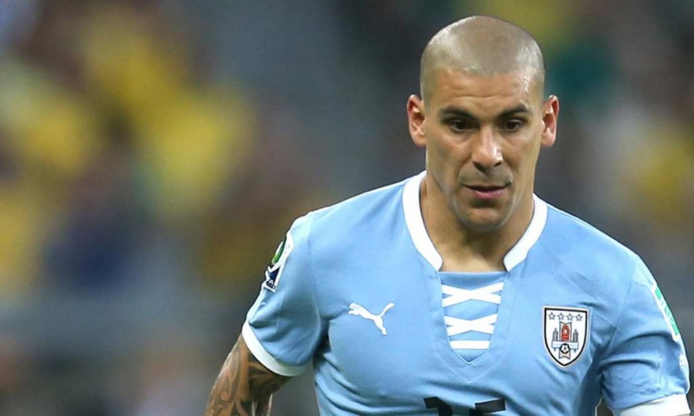 Maxi Pereira pode passar a braço direito de Daniel Sousa no SCB