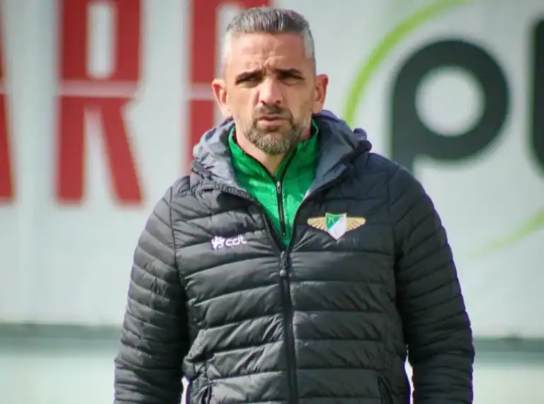 Rui Borges lisonjeado com interesse do Vitória SC