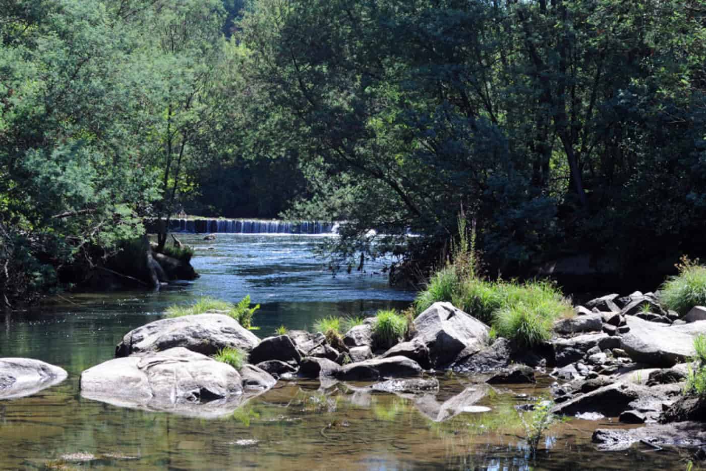 Qualidade da água das praias fluviais gera discórdia entre poder e oposição em Braga