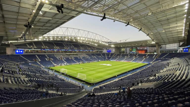 Operação 'Bilhete Dourado' apreende 3.000 ingressos do FC Porto e 44.400 euros