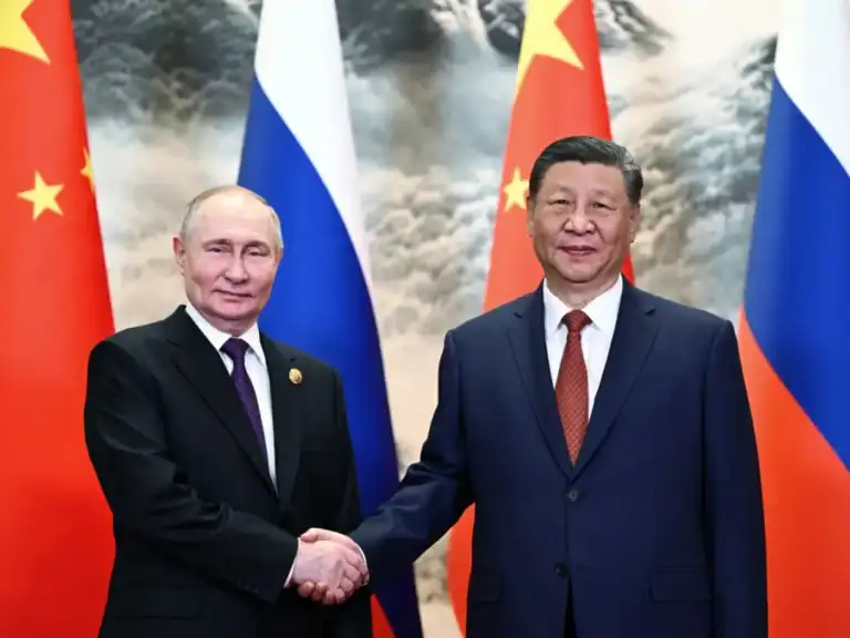 China e Rússia vão "preservar a justiça no mundo", garante Xi Jinping