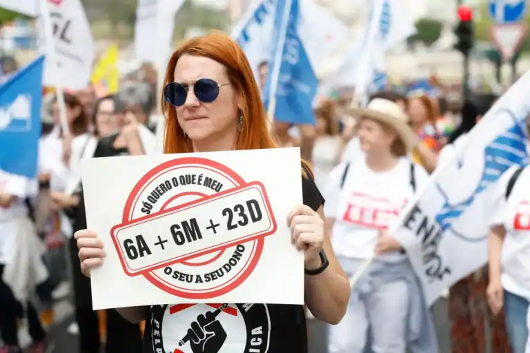 Governo e professores terminam hoje negociações para recuperação do tempo de serviço