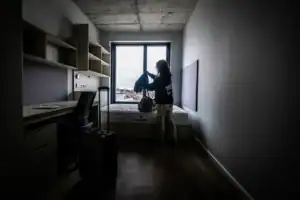 Oferta em residências públicas só chega para 16% dos alunos deslocados