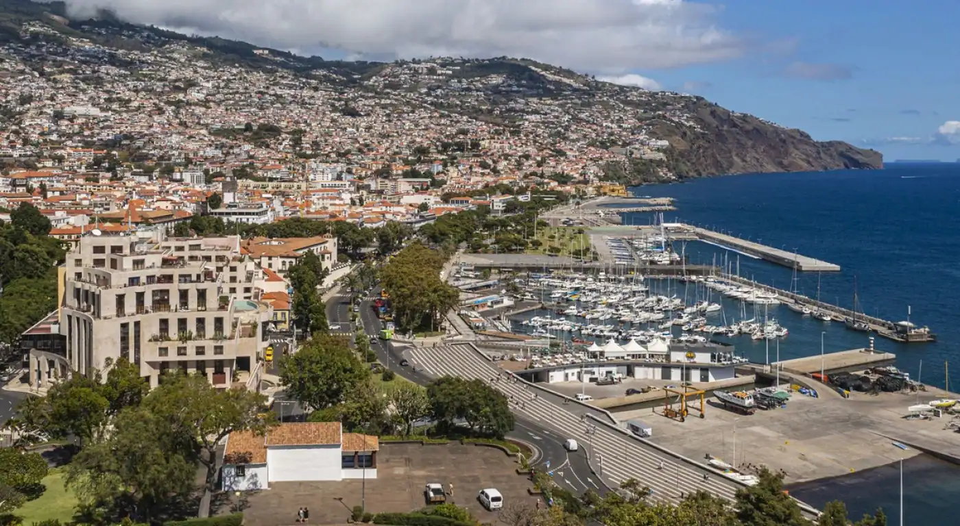 Mais de 254 mil eleitores elegem novo governo regional da Madeira