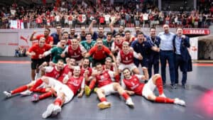 SCB goleia Benfica e vai jogar final da Liga Placard com Sporting