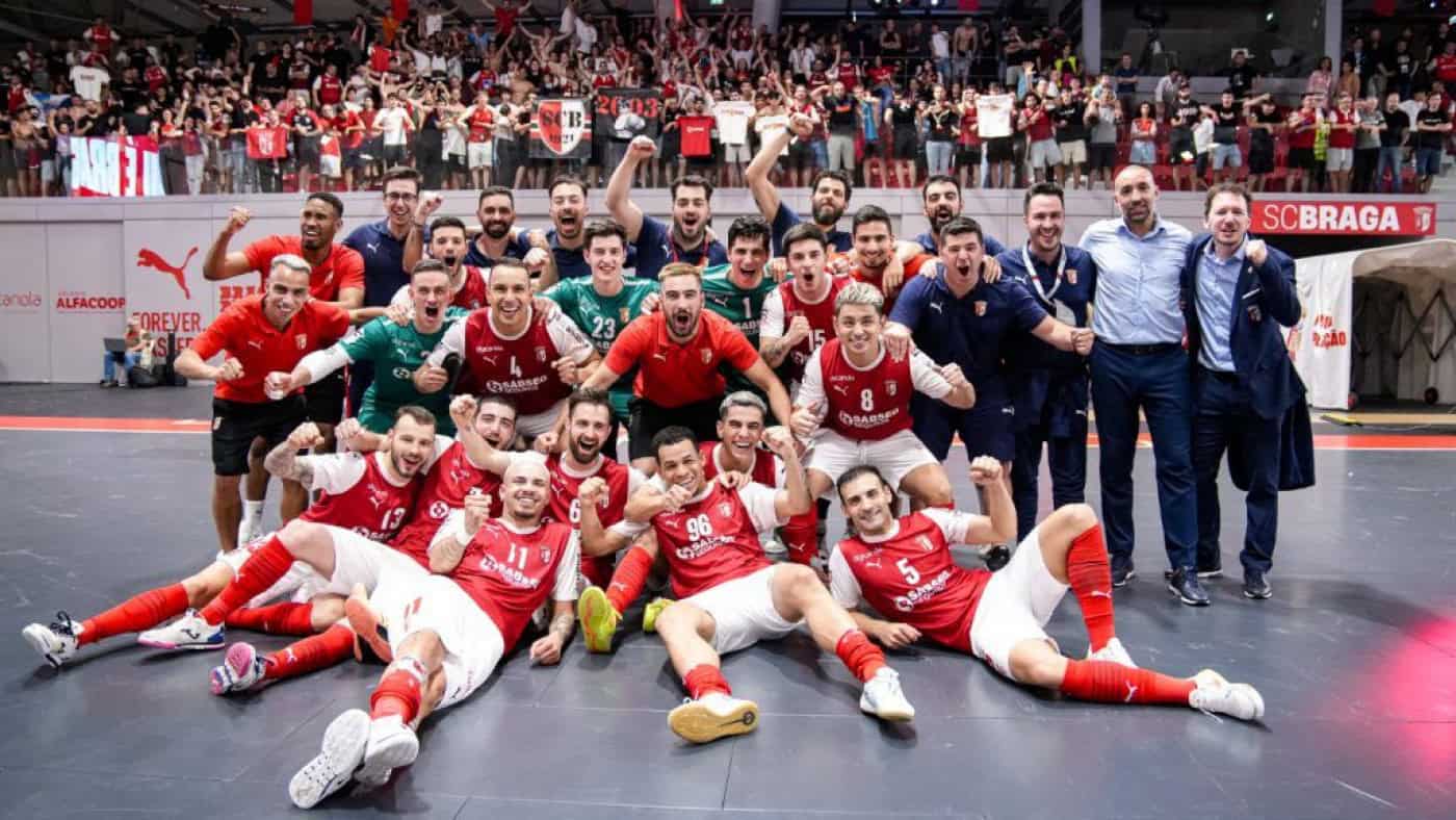SCB goleia Benfica e vai jogar final da Liga Placard com Sporting