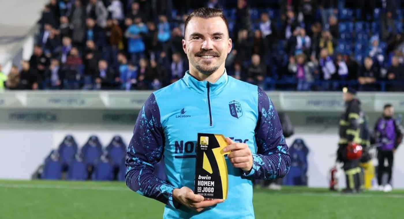 Samu é o primeiro reforço do Vitória SC