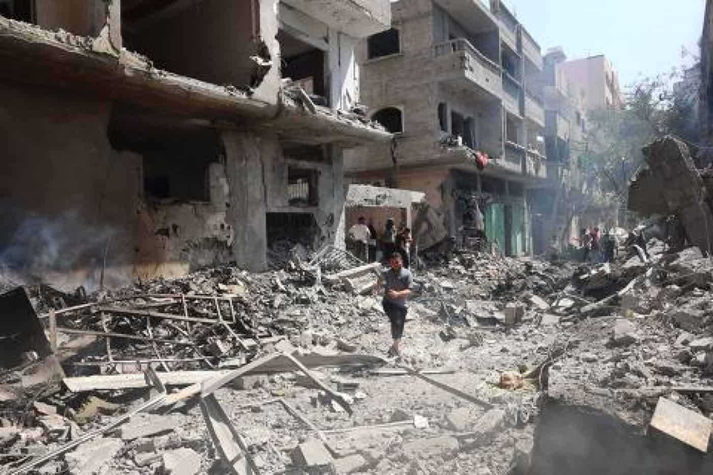 Sobe para 210 as vítimas mortais de bombardeamentos israelitas no centro de Gaza