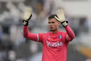 Vizela perde guarda-redes Buntic para o Qarabag