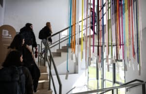 Mais de 30 mil universitários estudam e trabalham