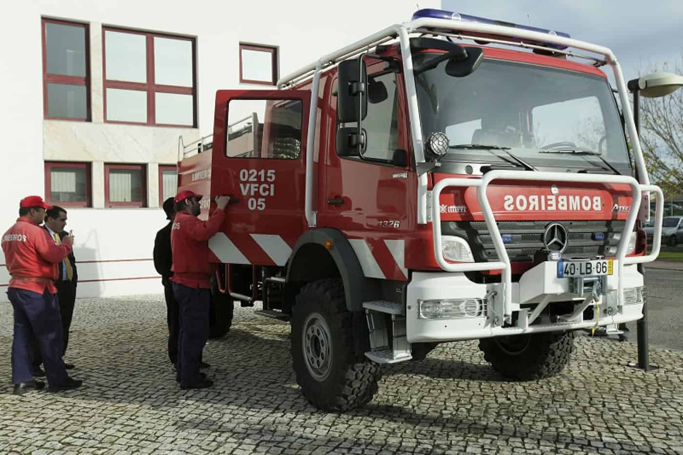 Bombeiros recebem novas viaturas de combate a incêndios no âmbito do PRR