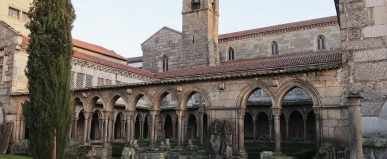 Sociedade Martins Sarmento recebe conferência sobre 25 de Abril