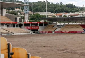 Gil Vicente muda relvado e investe na iluminação do estádio