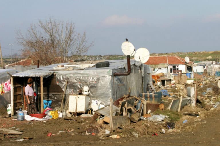 Comissão contra o Racismo do Conselho da Europa preocupada com alojamento de ciganos em Portugal&nbsp;