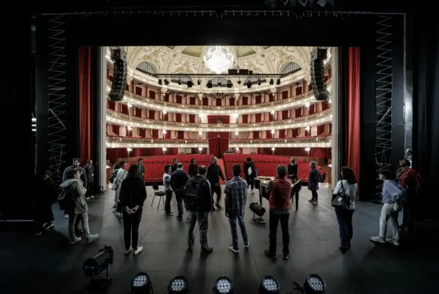 Através do brincar ´Companhia de Espectadores` fala dos direitos das crianças