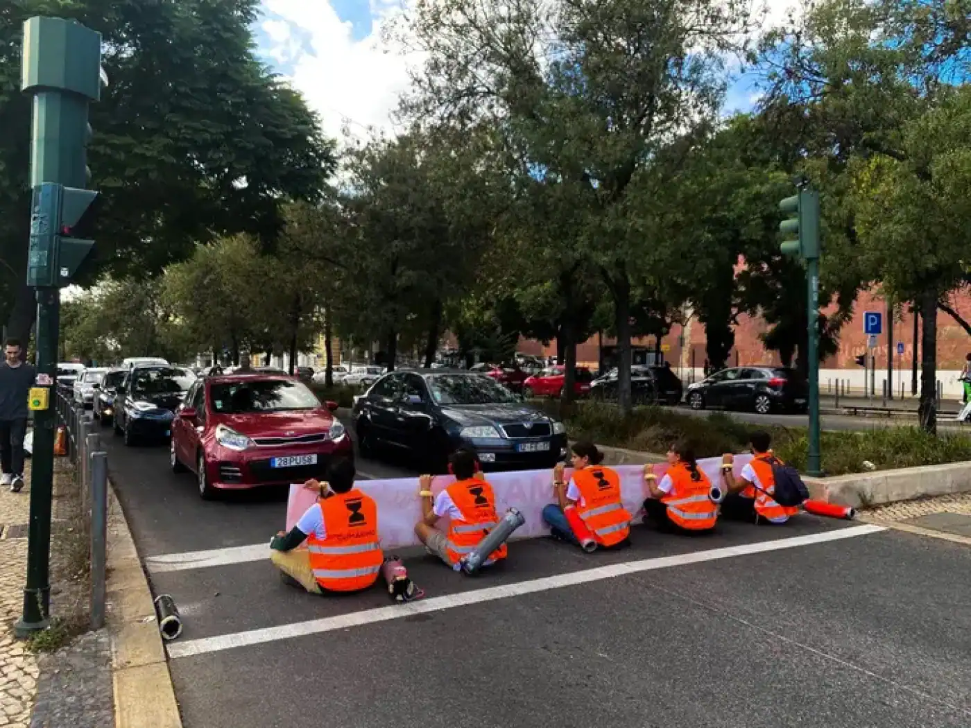 Ativistas do Climáximo condenados a pena suspensa de ano e meio&nbsp;&nbsp;
