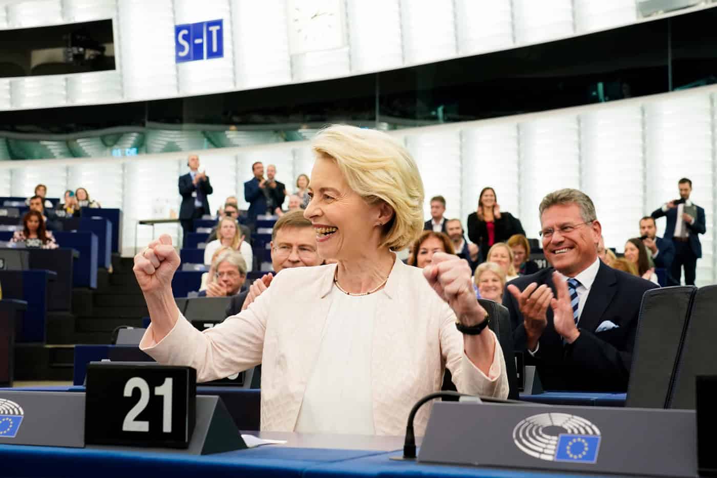 Ursula von der Leyen reeleita para a presidência da Comissão