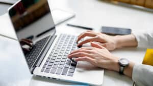 Trabalhadores em 'lay-off' sobem 62,9% em junho mas tendência de queda manteve-se&nbsp;