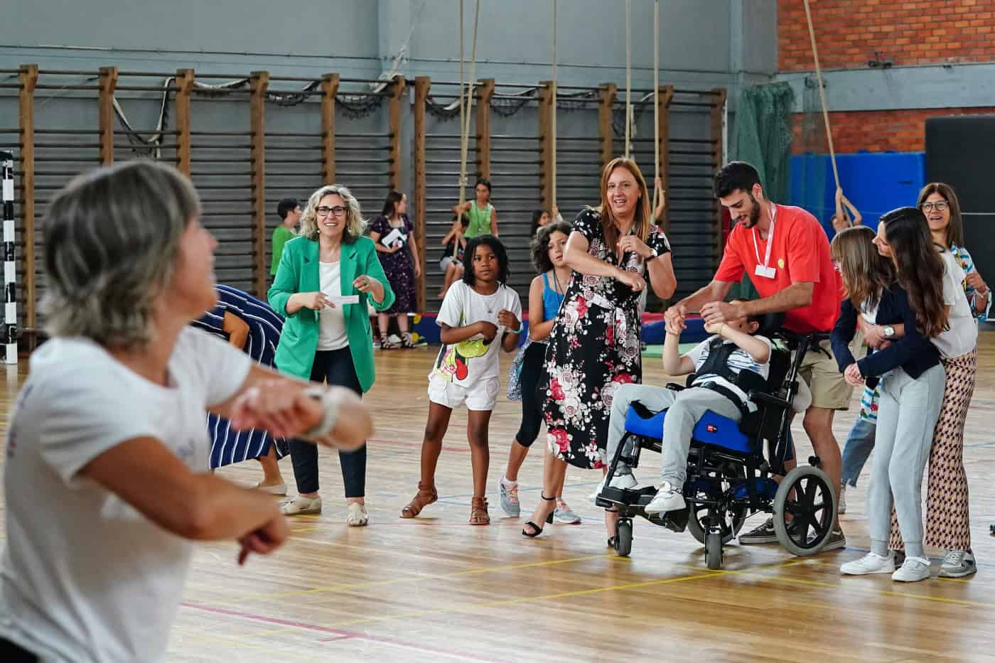 CMB atribui apoio a famílias ou instituições para assegurar pontas letivas a crianças com necessidades específicas